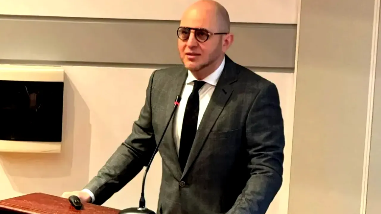 Nicu, Ilie și studenții, la girafă