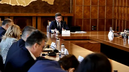 Dragoș Hotea, noul consilier al premierului în domeniul politicii EXTERNE. Ilie Bolojan: „Și-a construit cariera prin muncă și seriozitate”