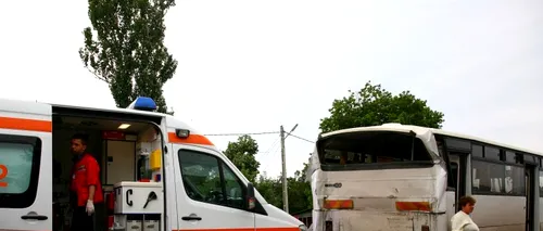Șase persoane la spital, după ce un autocar a fost lovit de un microbuz pe DN 1, la Bradu (Sibiu)