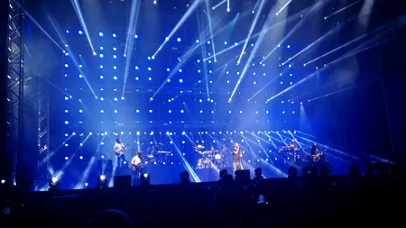 Românii au ales MAROON 5, în Piața Constituției