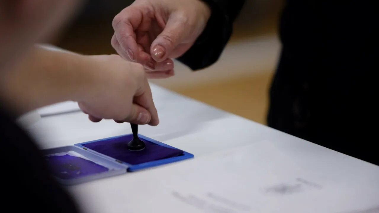 Mehedinţi: Membru într-o secţie de votare, audiat de procurori pentru FRAUDĂ la vot