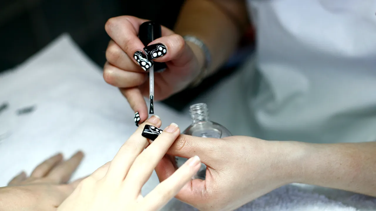 Două produse cosmetice folosite des de majoritatea femeilor pot cauza o creștere a riscului de diabet - STUDIU