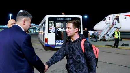 FOTO-VIDEO: Radu, primul pompier rănit la Crevedia tratat în străinătate, a revenit cu bine în țară / A fost întâmpinat de premierul Marcel Ciolacu