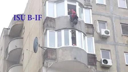 Operațiune ca în filme în Capitală. O femeie care a vrut să sară de la etajul 6 a fost salvată după o intervenție de 12 ore. VIDEO și FOTO