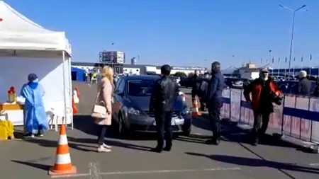 Primul centru drive-thru din România s-a deschis la Deva. Vaccinarea se face în 5 pași