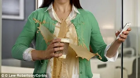 S-a demonstrat științific de ce vărsăm cafeaua pe noi