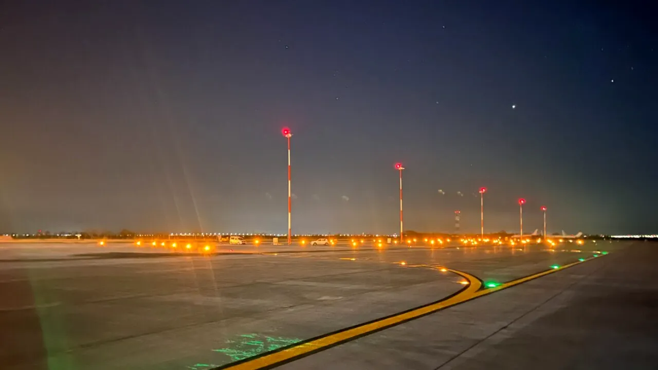 Mișcări în forță pe Aeroportul Otopeni! Sunt lucrări de MODERNIZARE / Locuri noi de parcare pentru avioanele Airbus A320 și Boeing B737