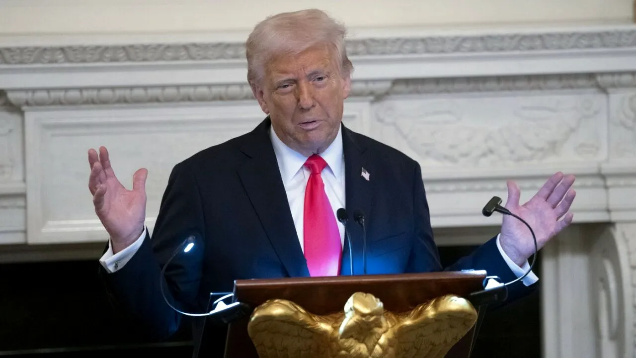 Trump solicită Curții Supreme să ridice INTERDICȚIA deportării imigranților, în virtutea legii inamicilor străini