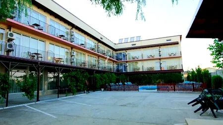 Concediu de coșmar pentru un cuplu de olteni într-un hotel de 3 stele din Costinești. Ireal cum arată camera de 190 lei/noapte