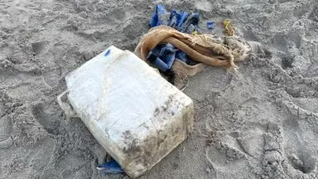 Un pachet cu cocaină în valoare de un milion de euro, găsit pe o plajă din Florida