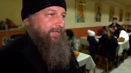 Starețul acuzat de agresiune sexuală susține că a pus mâna „doar părintește” pe tânăra refugiată: „Eu sunt liniștit. Dumnezeu vede sus”