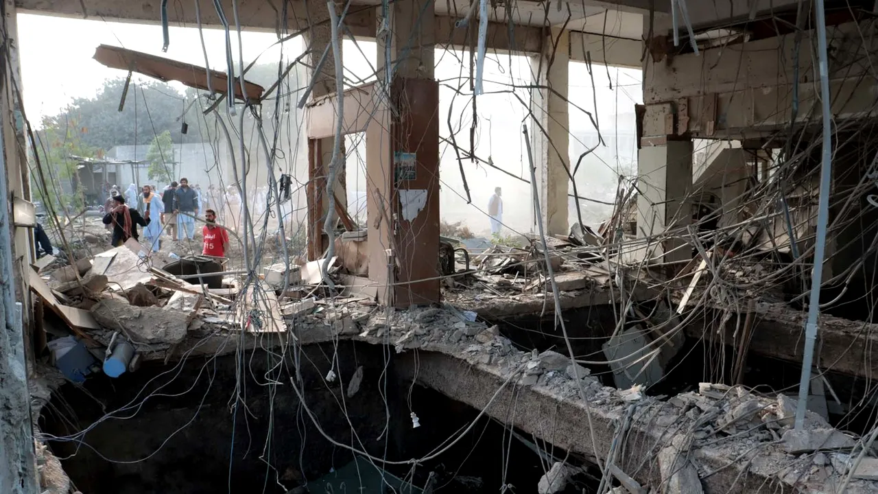 Explozie puternică în Pakistan. Cel puţin 12 persoane au murit