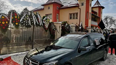 CONFETTI din avion și FLORI din partea premierului DĂNCILĂ, la înmormântarea BULIBAȘEI din Gilău