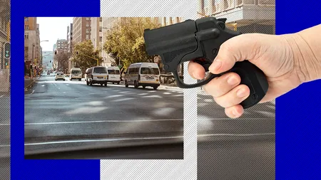 O armă, două încărcătoare şi mai multe cartuşe, găsite pe o stradă din Târgu Mureş. Polițiștii l-au identificat pe proprietar, un bărbat de 74 de ani