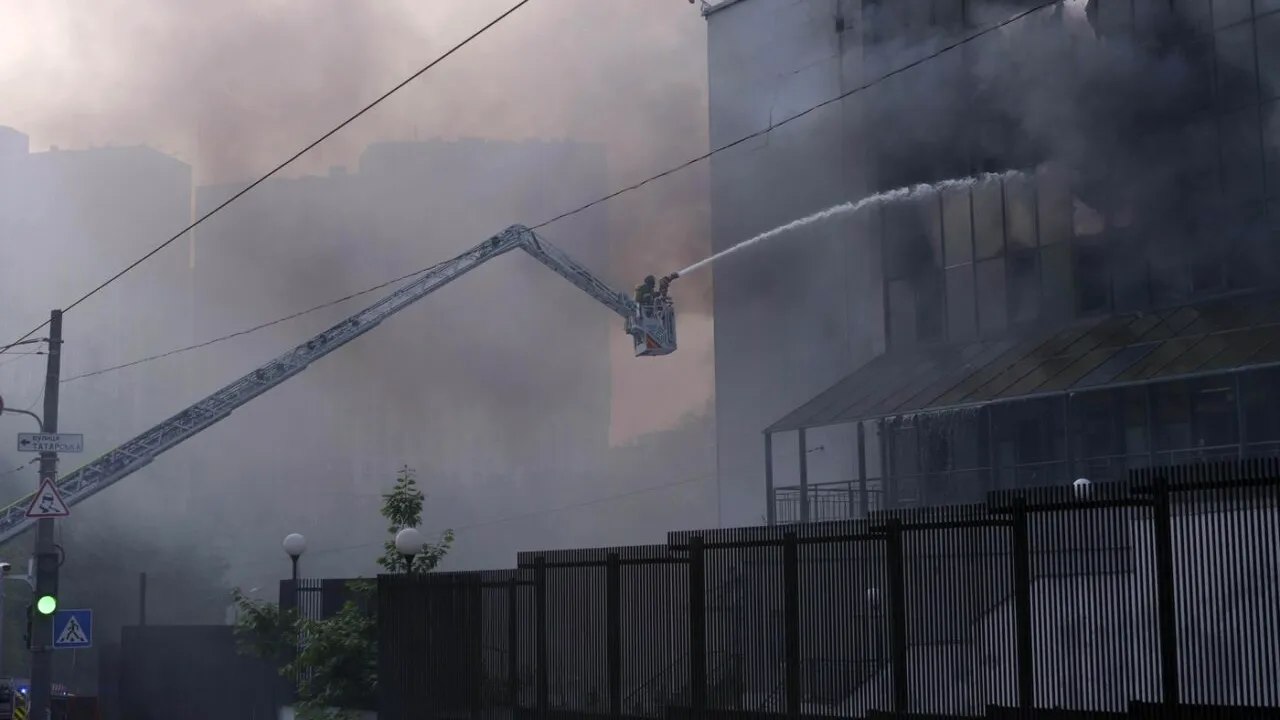 Rusia a desfășurat un nou ATAC „masiv” asupra orașelor Kiev și Odesa/ Bombardamentele s-au soldat cu moartea unui cetățean ucrainean