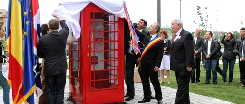 Clujenii au o cabină telefonică londoneză originală, primită de la ambasadorul Marii Britanii
