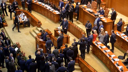 Trei parlamentari, care au votat moțiunea de cenzură, vor fi excluși din PSD