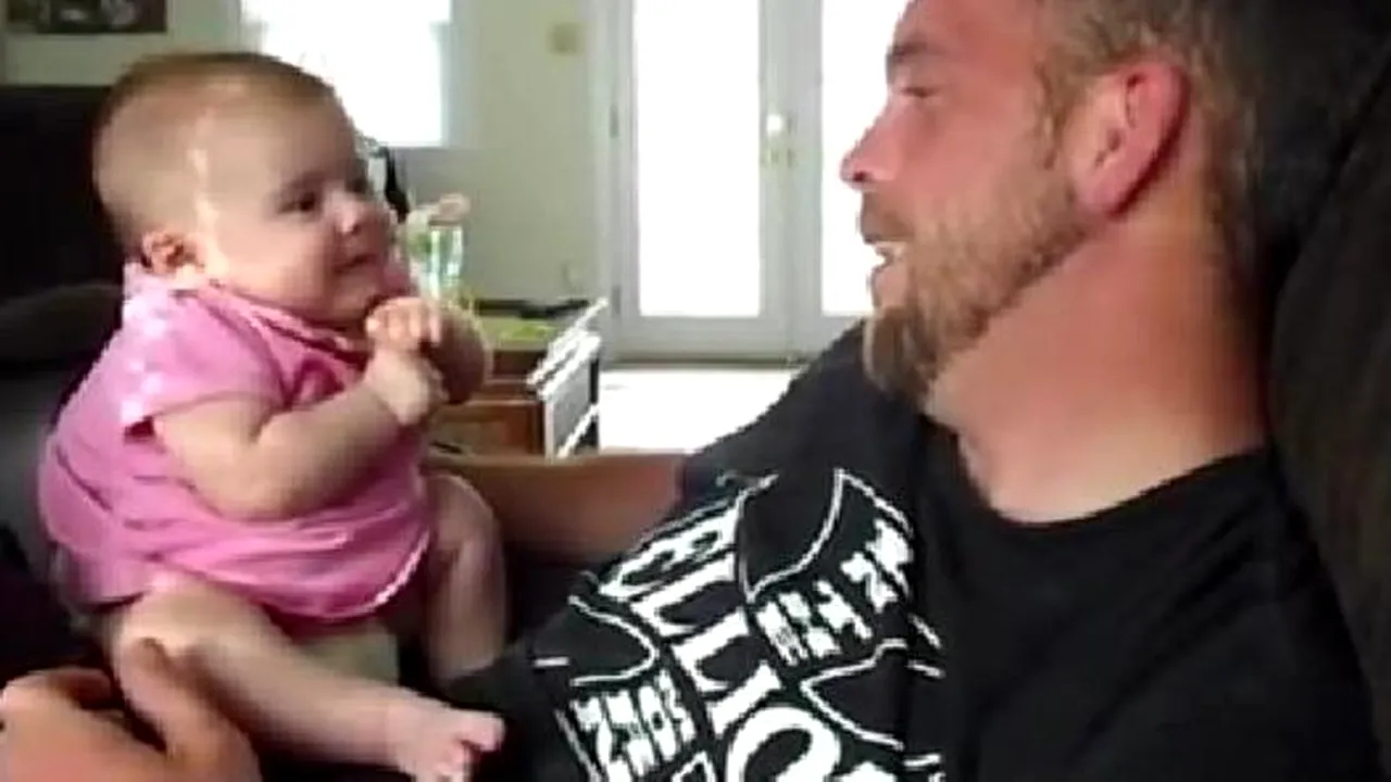 Cel mai precoce bebeluș din lume. La două luni i-a spus tatălui ei: „Te iubesc