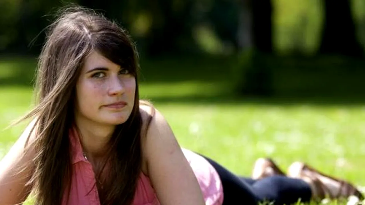 O tânără cu o tumoare pe creier, 