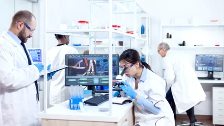 TEHNOLOGIE revoluționară în domeniu medicinei. Microroboții care administrează țintit medicamentele și ajută la micșorarea tumorilor