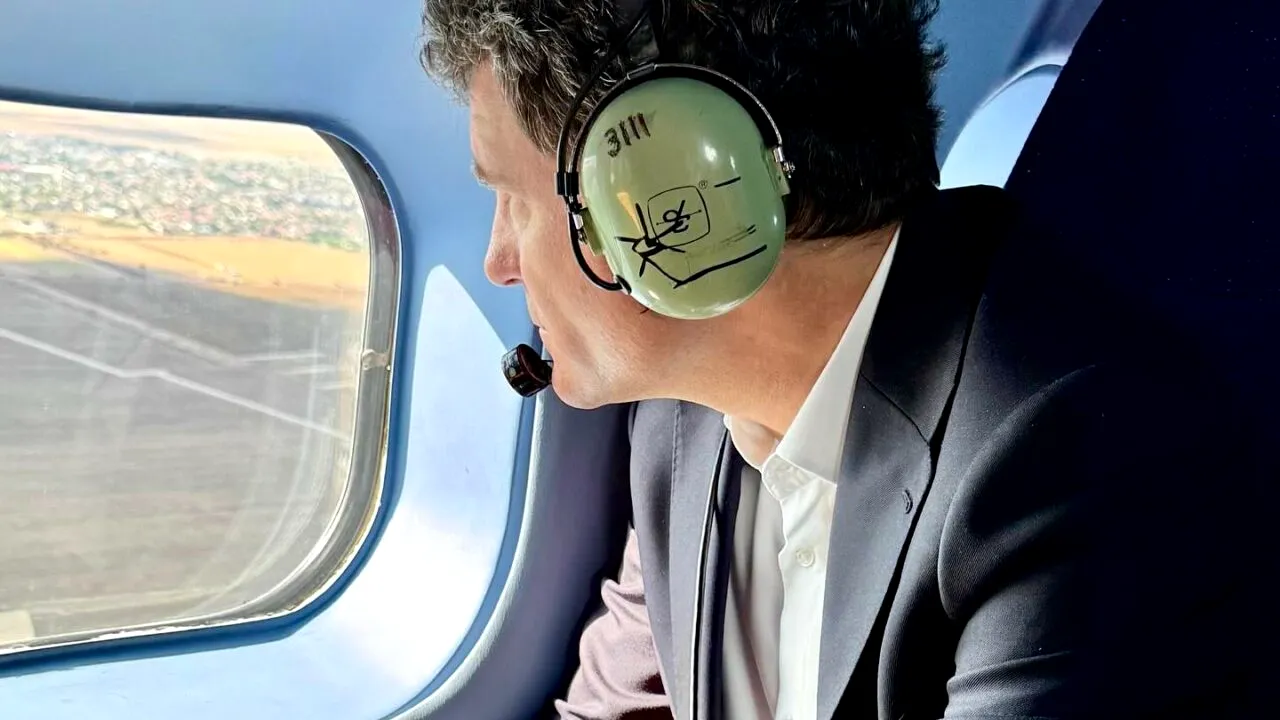 Nicușor Dan ar fi rămas blocat pe aeroportul din Paris. Aeronava Spartan nu ar mai putea ateriza, din cauza vremii nefavorabile