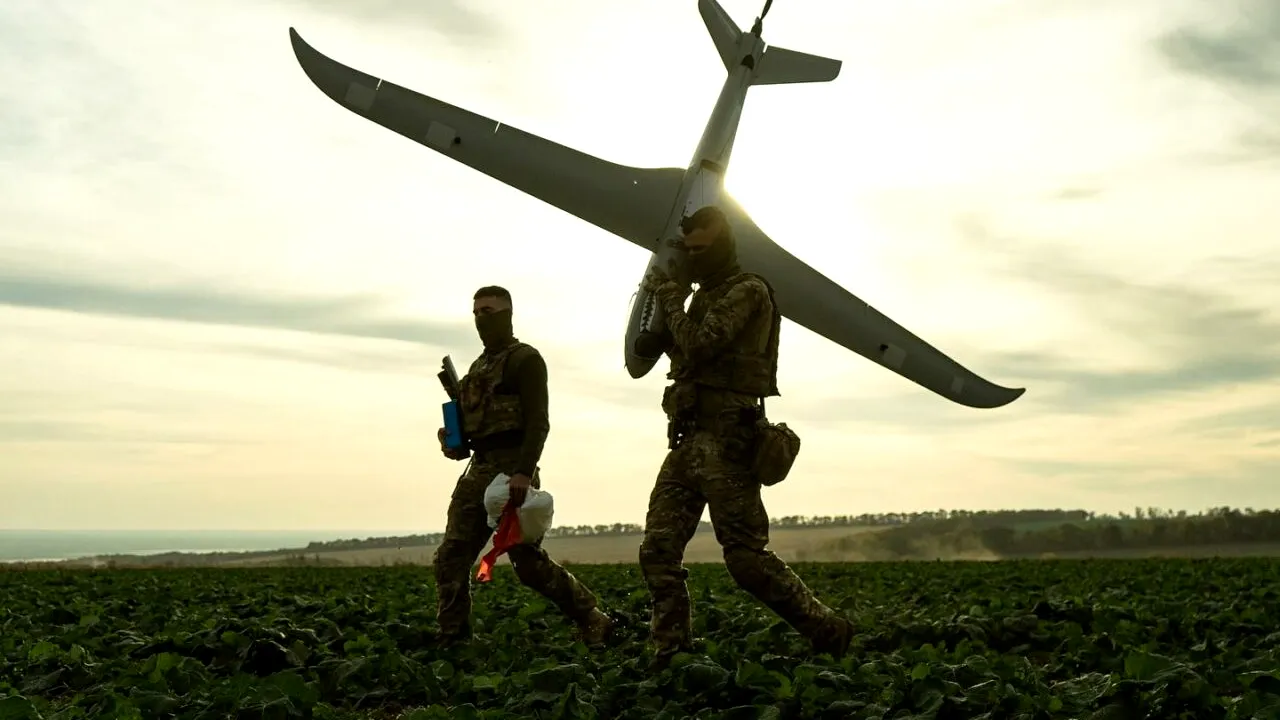 LIVE UPDATE | Război în Ucraina, ziua 642: Atac masiv cu drone la Moscova și în alte 3 regiuni din Rusia. Mai multe clădiri rezidențiale lovite