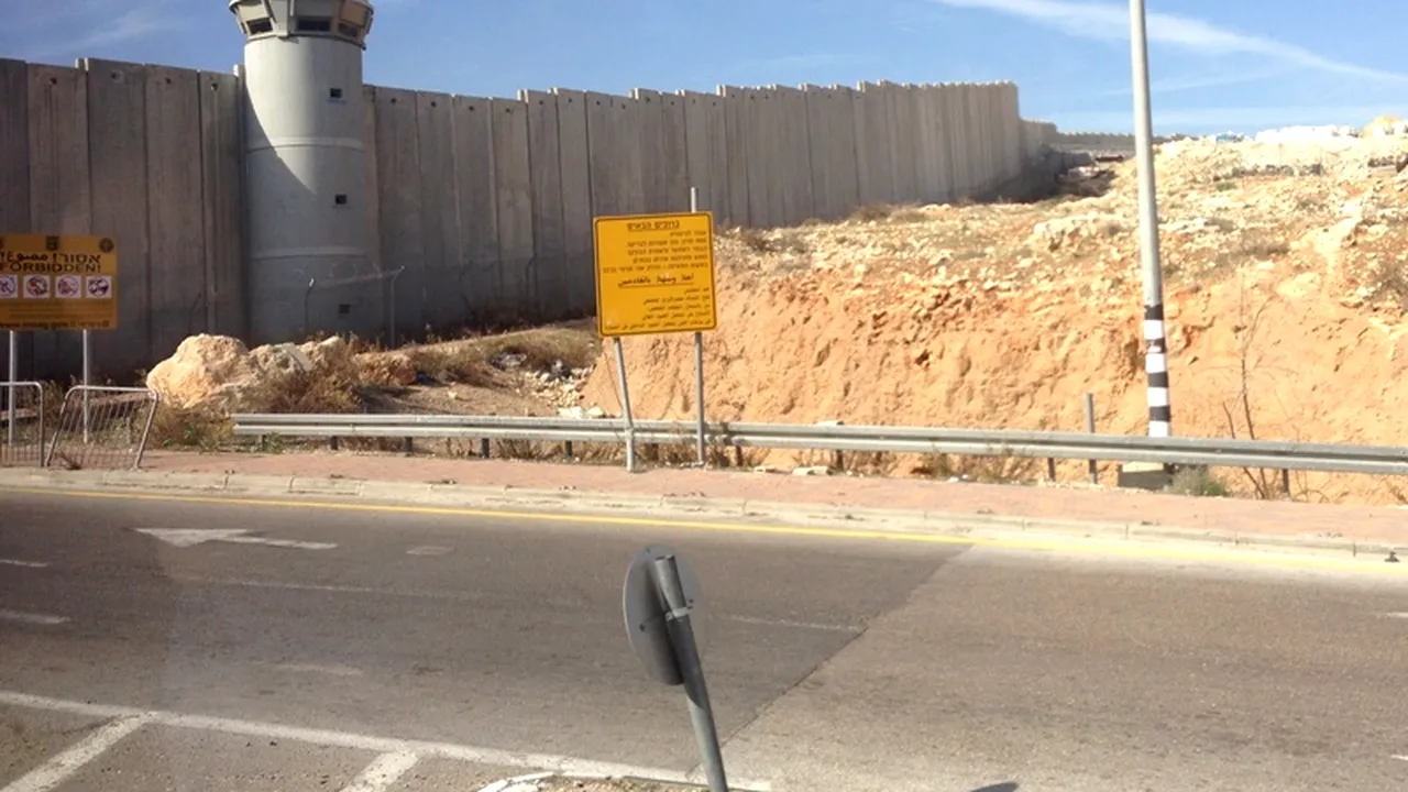 Băsescu, în Palestina, țara de dincolo de zid: „E ușor să te cramponezi de istorie. Adevărul istoric să rămână în cărțile de istorie