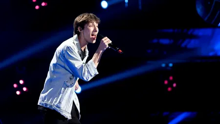 Cine este Cosmin, tânărul din Botoșani care a întors toate cele patru scaune la Vocea României - VIDEO