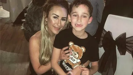 Femeia bipolară din imagine susține că ea a cauzat Covid-19: „Sunt responsabilă pentru această pandemie”