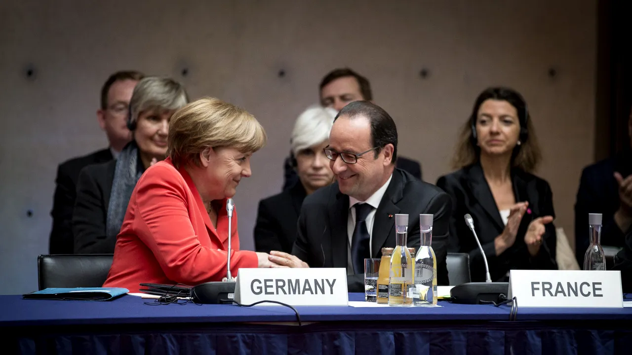 Summit extraordinar marți, la Bruxelles, la inițiativa lui Merkel și Hollande 