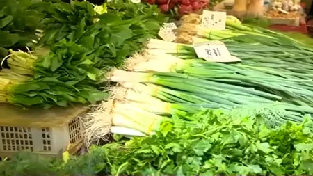 Inspectorii fito-sanitari au luat la pas piețele, pentru a verifica nivelul de pesticide folosit de fermierii români. Ce legume au CONTROLAT