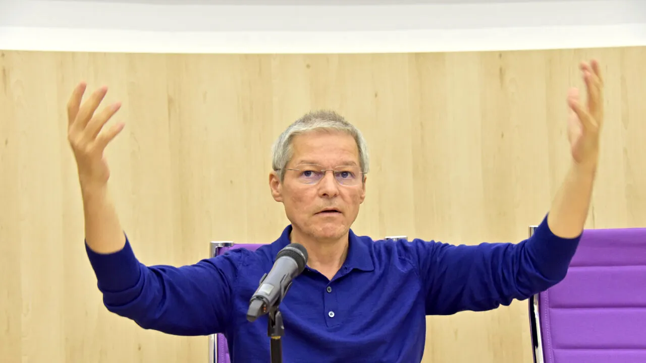 Țeapa reclamată de Dacian Cioloș. Conversația online riscă să fie făcută publică