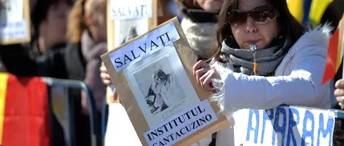 Peste 350 de angajați ai Institutului Cantacuzino, protest în fața Guvernului