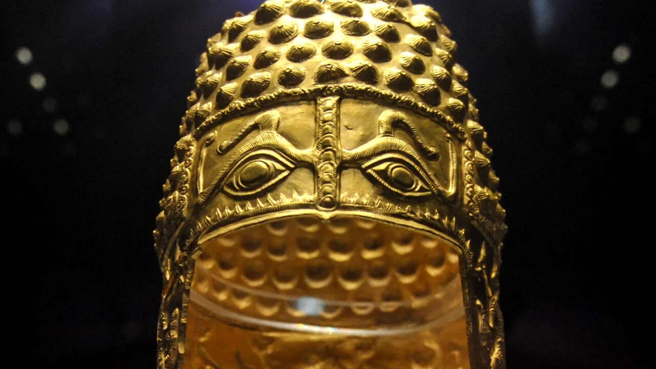 Rămasă fără tezaurul DACIC, România ar putea încasa despăgubiri considerabile de la Țările de Jos. Bijuteriile și coiful erau asigurate