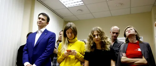 Activiștii Pussy Riot care au pătruns pe teren în timpul finalei CM 2018, arestați imediat după eliberare