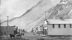 Pe 29 aprilie 1903, 110.000.00 tone de stâncă au îngropat un întreg oraș canadian în doar 2 minute