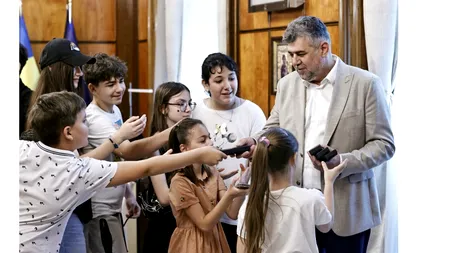1 IUNIE la Guvern. Premierul Marcel Ciolacu, GHID pentru copii la Palatul Victoria