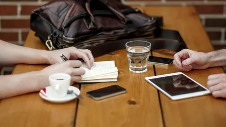 SATURAȚIE. Aproape trei sferturi dintre români simt nevoia urgentă de a lua o pauză de la mediul online