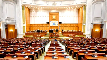 Parlamentul a votat revenirea la majorarea pensiilor cu 40%