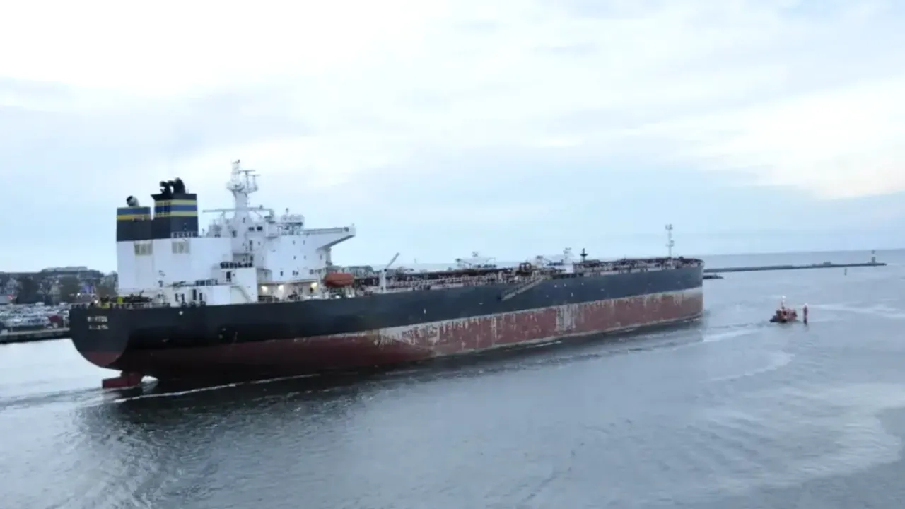 Reuters: Petrolier din „flota fantomă” a Rusiei, suspectat că a provocat o deversare de petrol în largul coastelor Omanului