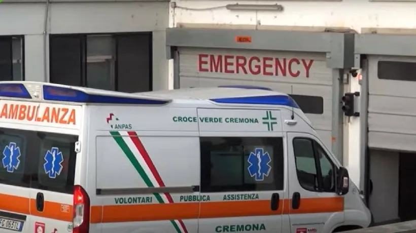 O bătrână din Italia s-a aruncat de la balcon și a căzut peste o româncă. Cele două femei se află în stare gravă