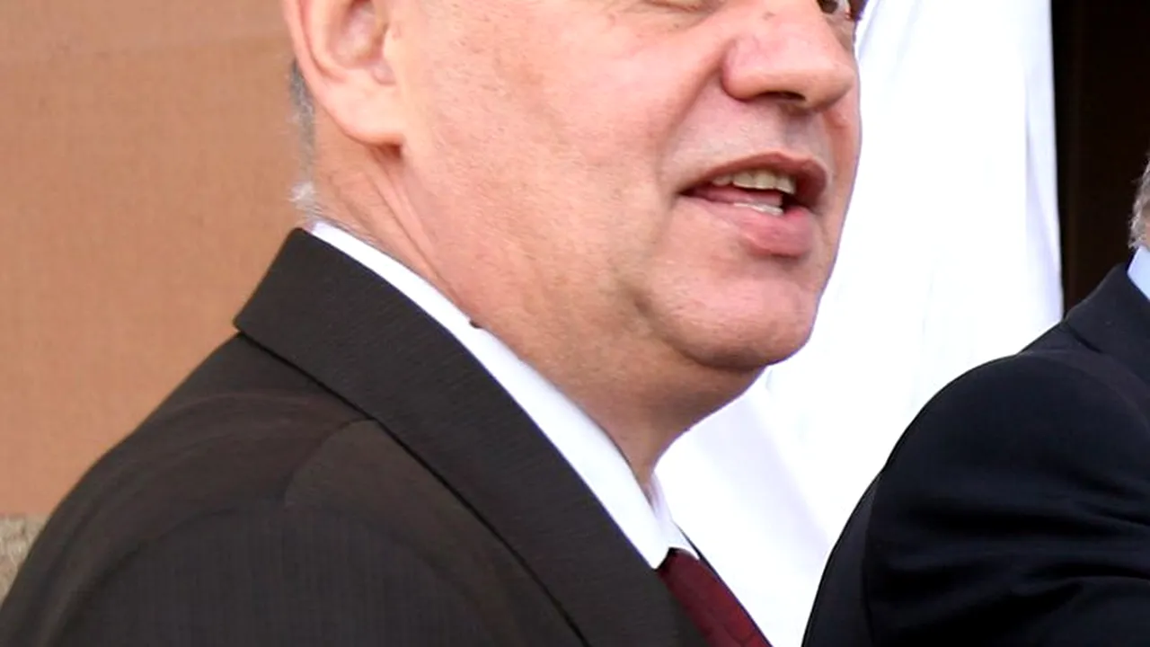 Decanul Facultății de Economie din Cluj s-a aruncat de la etajul imobilului în care locuia. Dumitru Matiș a mai avut două tentative de sinucidere