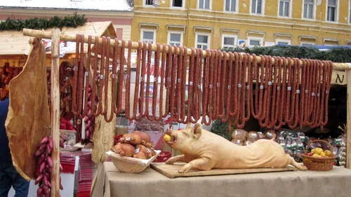 Brașov: trei zile de pomana porcului,  berbeci și viței la proțap în Piața Sfatului