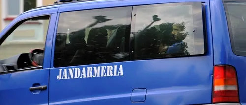 Trei bucureșteni care furau autoturisme Dacia, arestați