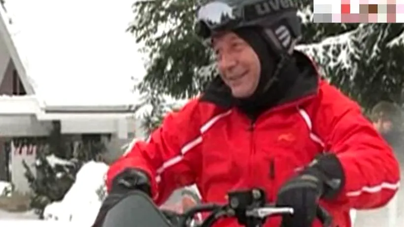 Președintele Băsescu, declarații de pe snowmobil: Guvernul poate fi un Moș Crăciun. Cred că va fi un an formidabil pentru români