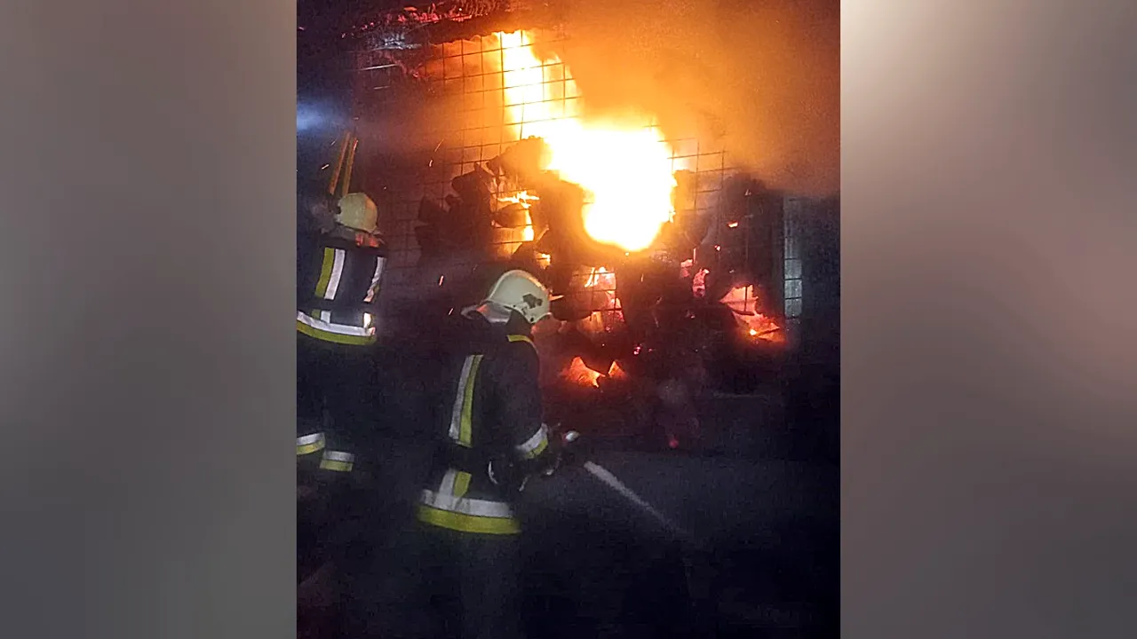 GALERIE FOTO | Incendiu puternic la o școală din Suceava. Instalația de încălzire și cea termică, distruse de flăcări