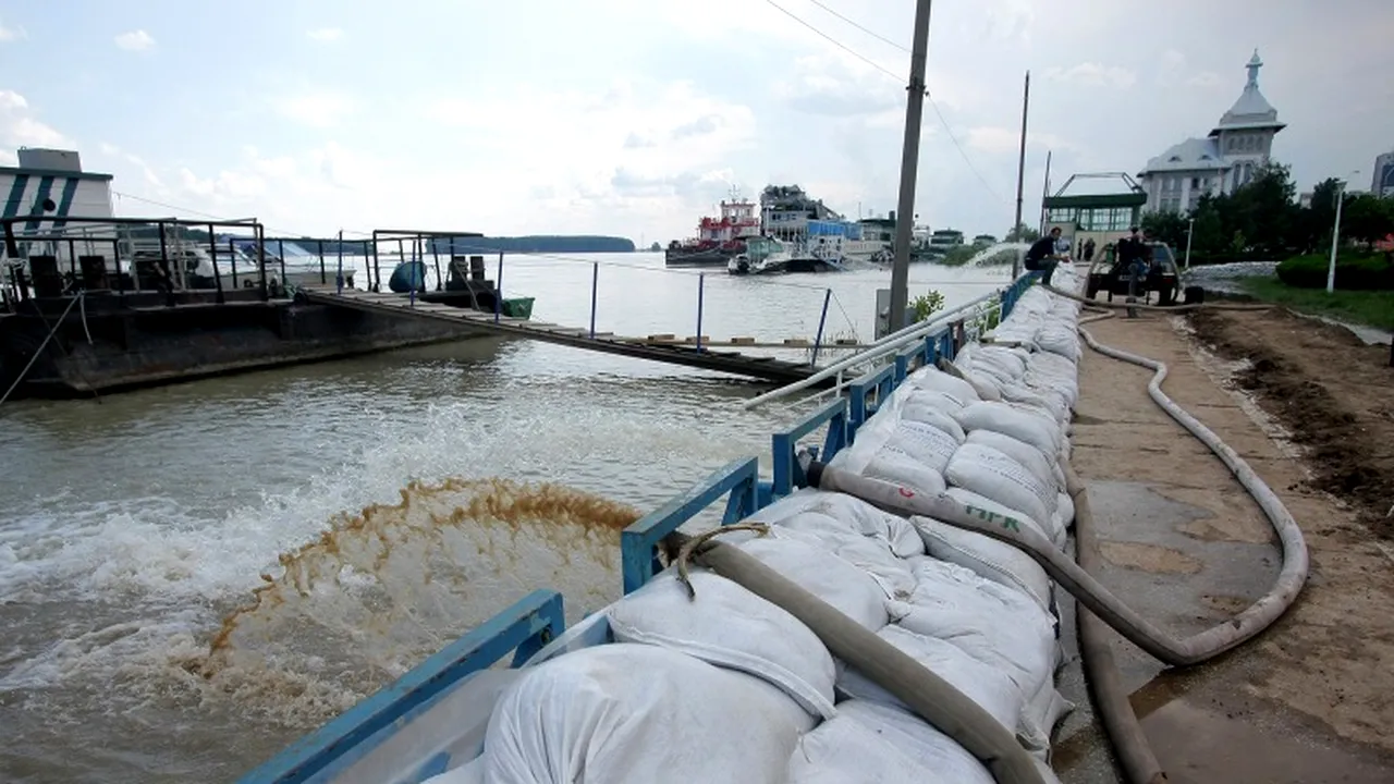 Codul portocaliu de inundații, menținut pe Dunăre, ridicat de pe râul Crasna