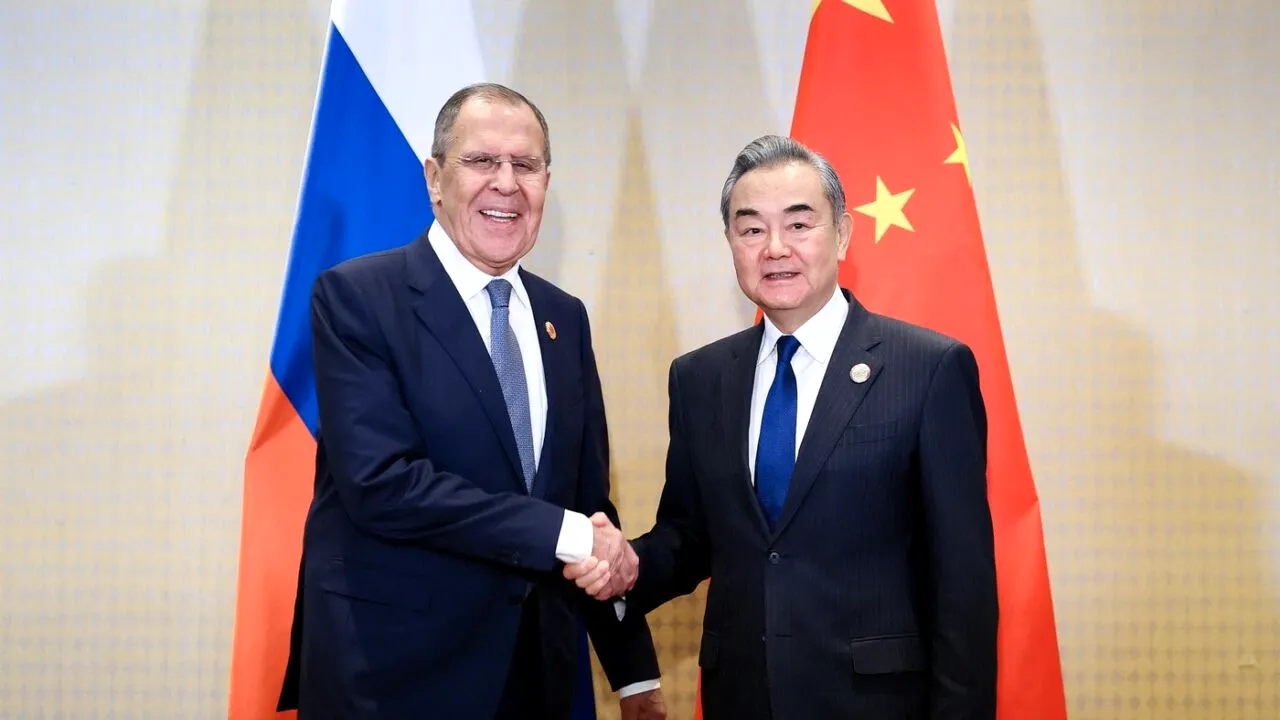 Ministrul rus de Externe se va întâlni cu omologul său chinez la Moscova, pentru consolidarea parteneriatului STRATEGIC