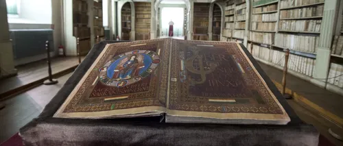 Controversa din jurul retrocedării Bibliotecii Batthyaneum din Alba Iulia. Ce se întâmplă cu comorile din acest muzeu