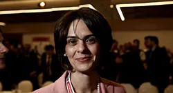 Cine este Delia Velculescu, posibila propunere de premier tehnocrat a lui Nicușor Dan. Vine de la FMI și are o imagine controversată pentru rolul jucat în criza Greciei. Presa elenă a botezat-o „Draculescu”